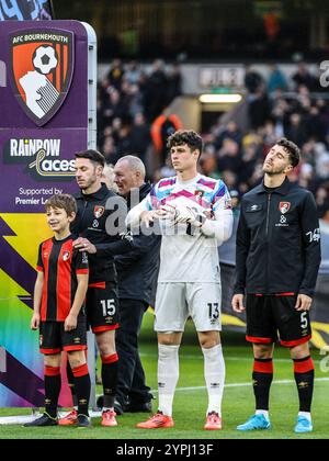 Wolverhampton, Regno Unito. 30 novembre 2024. Wolverhampton, Inghilterra, 30 novembre 2024: I giocatori del Bournemouth si schierano durante la partita di calcio tra Wolverhampton Wanderers e Bournemouth allo stadio Molineux di Wolverhampton, Inghilterra (Natalie Mincher/SPP) credito: SPP Sport Press Photo. /Alamy Live News Foto Stock
