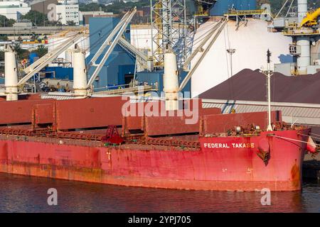 Nave da carico, Parkland Terminal, fiume St. Charles, Quebec City, Canada Foto Stock