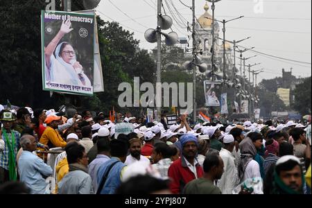 Kolkata, India. 30 novembre 2024. KOLKATA, INDIA - NOVEMBRE 30: Attivisti del Congresso Trinamool del Bengala Occidentale protesta delle cellule minoritarie contro il Waqf Amendment Bill 2024 all'Esplanade il 30 novembre 2024 a Kolkata, India. (Foto di Samir Jana/Hindustan Times/Sipa USA ) credito: SIPA USA/Alamy Live News Foto Stock