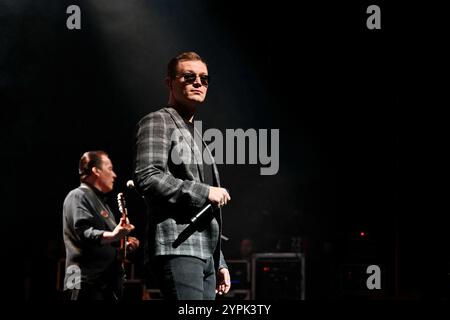 Parigi, Francia. 30 novembre 2024. UB40, Matt Doyle si esibisce all'Olympia di Parigi, Francia, il 30 novembre 2024. Foto di Christophe Meng/ABACAPRESS. COM credito: Abaca Press/Alamy Live News Foto Stock