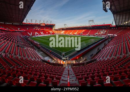 Enschede, Paesi Bassi. 1 dicembre 2024. ENSCHEDE, Stadio Grolsch veste, 01-12-2024, stagione 2024/2025, Eredivisie olandese calcio durante la partita Twente - Go Ahead Eagles Panoramica Stadio crediti: Tiri pro/Alamy Live News Foto Stock
