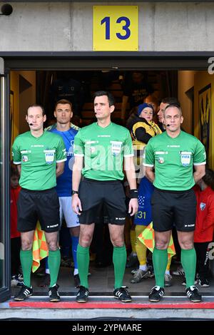 Sint Truiden, Belgio. 1 dicembre 2024. Arbitro Erik Lambrechts nella foto prima di una partita di calcio tra Sint-Truiden VV e KRC Genk, domenica 01 dicembre 2024 a Sint-Truiden, il giorno 16 della stagione 2024-2025 della "Jupiler Pro League" prima divisione del campionato belga. BELGA PHOTO MAARTEN STRAETEMANS credito: Belga News Agency/Alamy Live News Foto Stock