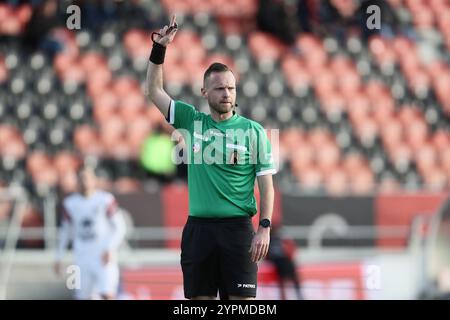 Seraing, Belgio. 1 dicembre 2024. Arbitro Anthony Letellier nella foto durante una partita di calcio tra RFC Seraing e RWD Molenbeek, a Seraing, il giorno 13 della 2024-2025 'Challenger Pro League' 1B seconda divisione del campionato belga, domenica 01 dicembre 2024. BELGA PHOTO BRUNO FAHY credito: Belga News Agency/Alamy Live News Foto Stock