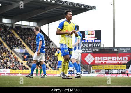 Sint Truiden, Belgio. 1 dicembre 2024. Joel Chima Fujita dello STVV raffigurato durante una partita di calcio tra Sint-Truiden VV e KRC Genk, domenica 01 dicembre 2024 a Sint-Truiden, il giorno 16 della stagione 2024-2025 della "Jupiler Pro League" prima divisione del campionato belga. BELGA PHOTO MAARTEN STRAETEMANS credito: Belga News Agency/Alamy Live News Foto Stock