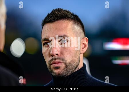 NIJMEGEN, 01-12-2024 , Goffert Stadium, football, Dutch eredivisie, stagione 2024 / 2025, durante la partita NEC - Ajax , allenatore dell'Ajax Francesco Farioli Foto Stock