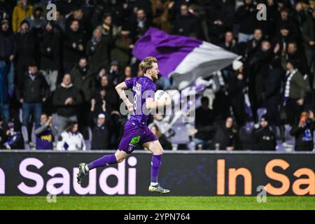 Anversa, Belgio. 1 dicembre 2024. Ewan Henderson di Beerschot celebra dopo aver segnato durante una partita di calcio tra Beerschot va e Cercle Brugge, domenica 01 dicembre 2024 ad Anversa, il giorno 16 della stagione 2024-2025 della prima divisione del campionato belga 'Jupiler Pro League'. BELGA PHOTO TOM GOYVAERTS credito: Belga News Agency/Alamy Live News Foto Stock