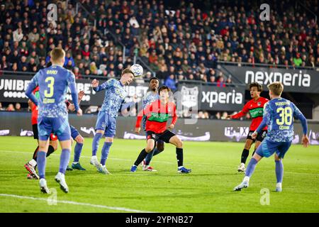 NIJMEGEN, 01-12-2024 , Goffert Stadium, football, Dutch eredivisie, stagione 2024 / 2025, durante la partita NEC - Ajax Ajax giocatore Kenneth Taylor Foto Stock