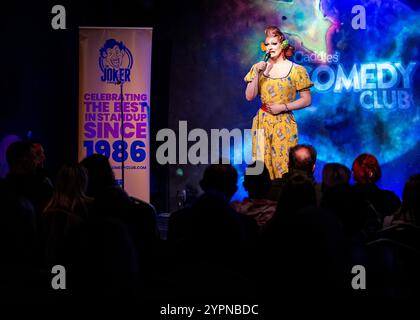 Kate Butch si esibisce al Joker Comedy Club al Caddies Comedy Club, Southend-on-Sea, Essex © Clarissa Debenham (Film Free Photography) / Alamy Foto Stock