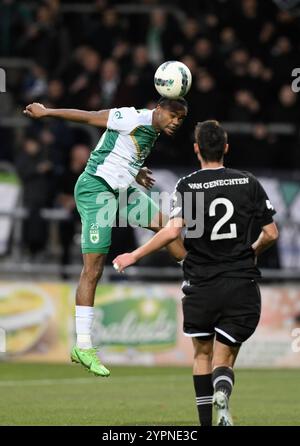 Eupen, Belgio. 1 dicembre 2024. Il RAAL Djibril Alain Lamego combatte per il pallone durante una partita di calcio tra KAS Eupen e RAAL la Louviere, a Eupen, il giorno 13 della 2024-2025 'Challenger Pro League' 1B seconda divisione del campionato belga, domenica 01 dicembre 2024. BELGA FOTO JOHN THYS credito: Belga News Agency/Alamy Live News Foto Stock