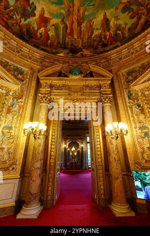 PARIGI, FRANCIA, SEPEMBER 22 , 2024 ' : la sala conferenze nel palazzo del Lussemburgo, sede del Senato francese, una delle due camere del Pa francese Foto Stock