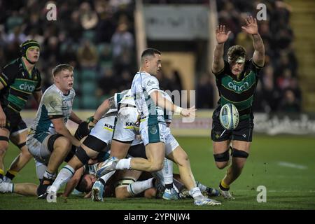 Charlie Chapman di Gloucester in azione durante il Gallagher Premiership Rugby match tra Northampton Saints e Gloucester Rugby al cinch Stadium il 30 novembre 2024 a Londra, Inghilterra. Foto Stock