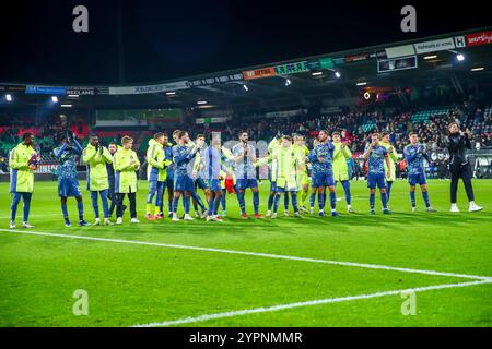 Nijmegen, Paesi Bassi. 1 dicembre 2024. NIJMEGEN, PAESI BASSI - 1 DICEMBRE: I giocatori dell'AFC Ajax celebrano la vittoria con i tifosi durante la partita olandese Eredivisie tra NEC Nijmegen e AFC Ajax al Goffert Stadion il 1° dicembre 2024 a Nijmegen, Paesi Bassi. (Foto di Ben Gal/Orange Pictures) credito: Orange Pics BV/Alamy Live News Foto Stock