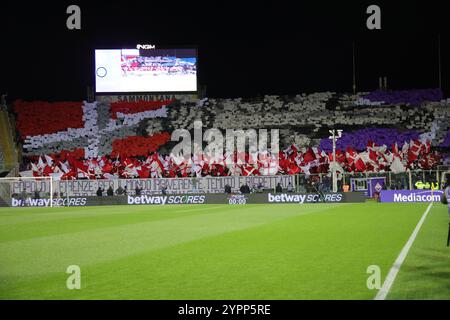 Stadio Artemio Franchi, Firenze, Italia. 1 dicembre 2024. Calcio di serie A italiano; Fiorentina contro Inter Milan; tifosi della Fiorentina credito: Action Plus Sports/Alamy Live News Foto Stock