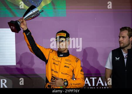 Lusail, Qatar. 1 dicembre 2024. BORTOLETO Gabriel (bra), Invicta Racing, Dallara F2 2024, ritratto, podio durante il 13° round del Campionato FIA di Formula 2 2024 dal 29 novembre al 1° dicembre 2024 sul circuito Internazionale di Lusail, a Lusail, Qatar - Photo Sebastian Rozendaal/Dutch Photo Agency/DPPI Credit: DPPI Media/Alamy Live News Foto Stock