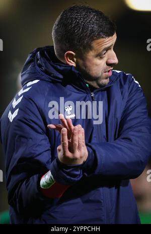 Boussu, Belgio. 1 dicembre 2024. Il capo-allenatore dei Francs Borains Karim Belhocine gestirà durante una partita di calcio tra i Royal Francs Borains e il Club NXT, a Boussu, il giorno 13 della 2024-2025 'Challenger Pro League' 1B seconda divisione del campionato belga, domenica 01 dicembre 2024. BELGA PHOTO BRUNO FAHY credito: Belga News Agency/Alamy Live News Foto Stock