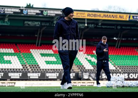 Nijmegen, Paesi Bassi. 1 dicembre 2024. NIJMEGEN, PAESI BASSI - 1 DICEMBRE: Steven Berghuis dell'AFC Ajax guarda prima dell'incontro Eredivisie tra NEC e AFC Ajax al GoffertStadium il 1° dicembre 2024 a Nijmegen, Paesi Bassi. (Foto di René Nijhuis/MB Media) credito: MB Media Solutions/Alamy Live News Foto Stock