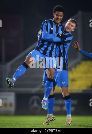 Boussu, Belgio. 1 dicembre 2024. Shandre Campbell del Club festeggia dopo aver vinto una partita di calcio tra i Royal Francs Borains e il Club NXT, a Boussu, il giorno 13 della "Challenger Pro League" 1B seconda divisione del campionato belga 2024-2025, domenica 01 dicembre 2024. BELGA PHOTO BRUNO FAHY credito: Belga News Agency/Alamy Live News Foto Stock