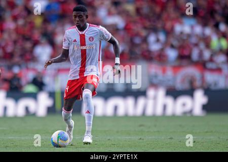 Rio de Janeiro, Brasile. 2 dicembre 2024. Vitao dell'Internacional, durante la partita tra Flamengo e Internacional, per la serie A 2024 brasiliana, allo Stadio Maracana, a Rio de Janeiro il 1° dicembre 2024 foto: Max Peixoto/DiaEsportivo/Alamy Live News Credit: DiaEsportivo/Alamy Live News Foto Stock