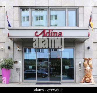 Berlino, Germania, 19 ottobre 2021, ingresso all'Hotel Adina Hackescher Markt su Spandauer Bruecke, Europa Foto Stock
