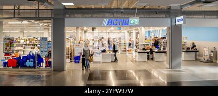 Nitra, Slovacchia, 24 febbraio 2024: Action Store a Nitra. Action è una catena di discount olandese internazionale, Europa Foto Stock