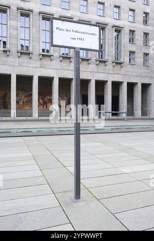 Berlino, Germania, 11 ottobre 2023, firma con iscrizione, Europa Foto Stock