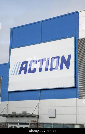 Nitra, Slovacchia, 24 febbraio 2024: Action Store a Nitra. Action è una catena di discount olandese internazionale, Europa Foto Stock