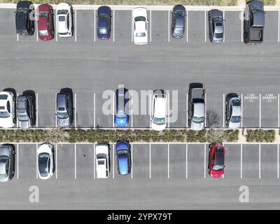 Parcheggio all'aperto con vista dall'alto, vista dall'alto Foto Stock