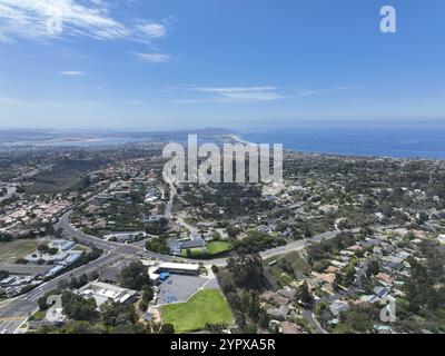 Vista aerea sulle colline di la Jolla con grandi ville e l'oceano sullo sfondo, San Diego, California, USA, Nord America Foto Stock