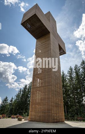 La Veitsch Pilgrim Cross. Veitsch Mount of Olives Pilgrims Cross. (Croce di pellegrini sul Monte Veitsch degli Ulivi). Santa Barbara nella Muerztal. Aust Foto Stock