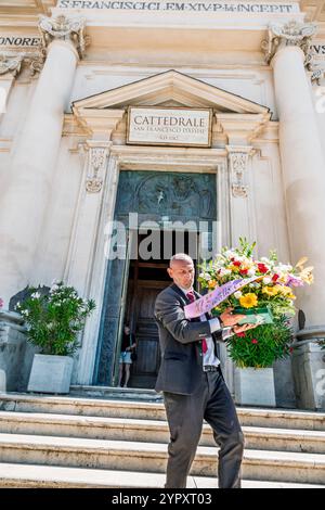 Civitavecchia, Piazza Vittorio Emanuele II, Cattedrale di San Francesco d'Assisi, Cattedrale di San Francesco d'Assisi, Chiesa Cattolica Romana, centro storico Foto Stock