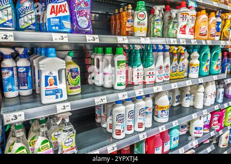 Civitavecchia Italia, Piazza Vittorio Emanuele, Pam ipermercato locale supermercato, interno, vetrina, scaffali, corridoio, c Foto Stock