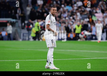 Madrid, Spagna. 1 dicembre 2024. Kylian Mbappe del Real Madrid sorride durante la partita della Liga 2024/25 tra Real Madrid e Getafe allo stadio Santiago Bernabeu. Punteggio finale; Real Madrid 2:0 Getafe credito: SOPA Images Limited/Alamy Live News Foto Stock