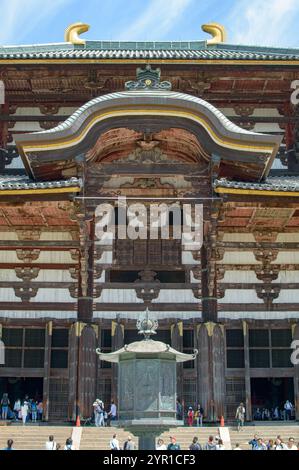 Tempio Todaiji, uno dei più famosi e storicamente significativi templi buddisti e monumenti di Nara, Giappone, il 12 maggio 2018 Foto Stock