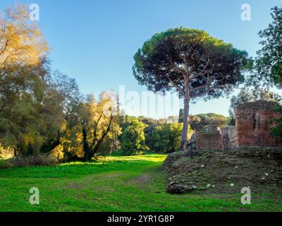 Magazzini di Traiano - porticati imperiali di Claudio e Traiano - Fiumicino, Roma, Italia Foto Stock