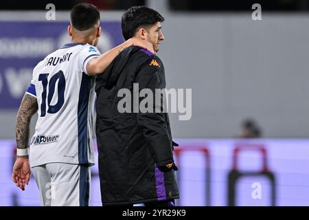 Il difensore dell'ACF Fiorentina Fabiano Parisi e l'attaccante dell'Inter - FC Internazionale Lautaro Martinez reagiscono dopo il grave infortunio del centrocampista dell'ACF Fiorentina Edoardo Bove durante ACF Fiorentina vs Inter - FC Internazionale, partita di serie A A a Firenze, Italia, 1 dicembre 2024 Foto Stock