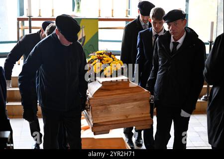 Trauerfeier für Manfred Graf von Roon * 15.08.1933 Krobnitz, Oberlausitz, 04.10.2024 Berlino in der Kirche am Lietzensee. Berlino, 05.11.2024 Berlino Germania *** servizio funebre per Manfred Graf von Roon 15 08 1933 Krobnitz, Oberlausitz, 04 10 2024 Berlino nella chiesa di Lietzensee Berlino, 05 11 2024 Berlino Germania Copyright: XMatthiasxWehnertx Foto Stock