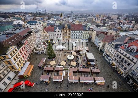 Liberec, Repubblica Ceca. 29 novembre 2024. Mercatino di Natale in Piazza Dr. E. Benes a Liberec, Repubblica Ceca, nella foto il 29 novembre 2024. Crediti: Radek Petrasek/CTK Photo/Alamy Live News Foto Stock