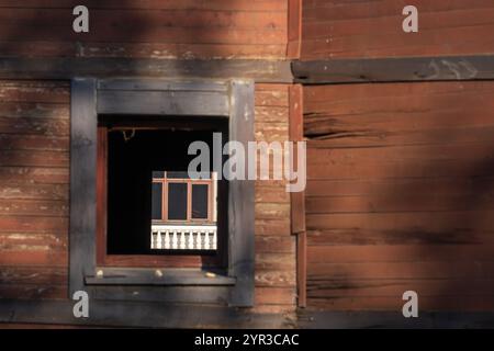 Vista sui bordi: Inquadratura creativa nella semplicità urbana Foto Stock