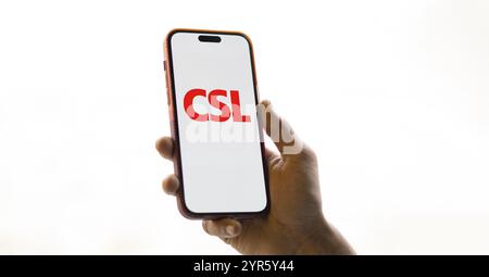 Il logo CSL viene visualizzato sullo smartphone. CSL Limited è una società di biotecnologie australiana. Foto Stock