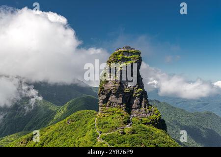 Il Fanjingshan o Monte Fanjing, situato a Tongren, provincia di Guizhou, è la cima più alta delle montagne Wuling nella Cina sud-occidentale. Fanjingshan Foto Stock