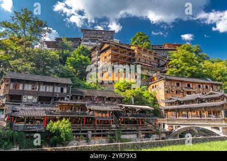 11 AGOSTO 2022, XIJIANG, CINA: Villaggio di Qianhu Miao a Xijiang, Qiandongnan provincia di Guizhou Cina Foto Stock