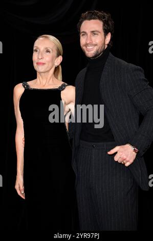 Aaron Taylor-Johnson mit Seiner Gattin Sam Taylor-Johnson bei der Premiere des Kinofilms 'Nosferatu - Der Untote' im Zoo Palast. Berlino, 02.12.2024 Foto Stock