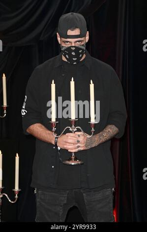 Dannero bei der Premiere des Kinofilms Nosferatu - Der Untote im Zoo Palast. Berlino, 02.12.2024 *** Dannero alla prima del film Nosferatu i non morti allo Zoo Palast di Berlino, 02 12 2024 foto:XF.xKernx/xFuturexImagex nosferatu 4207 Foto Stock