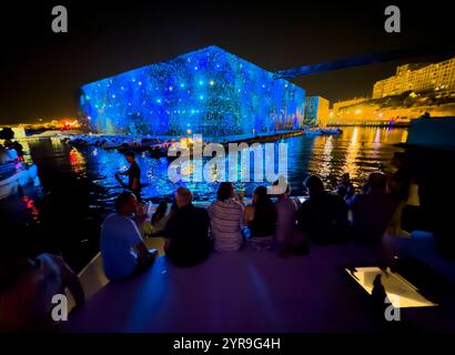 Porto vecchio con Museo delle civiltà d'Europa, Fort Saint-Jean, Palais du Pharao, Notre-Dame de la grande, Palais Longchamp il 14 agosto 2024 a Marsiglia, Francia. Foto Stock