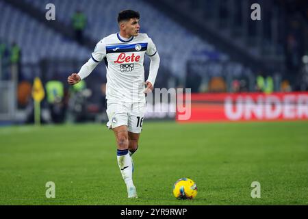 Roma, Italia. 2° dic, 2024. Raoul Bellanova dell'Atalanta in azione durante il campionato italiano di serie A partita di calcio tra AS Roma e Atalanta Foto Stock