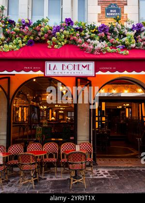 La Boheme Montmartre, Cafe Paris, Nighttime, PL Du Tertre, Montmartre, Parigi, Francia, Europa, UE. Foto Stock