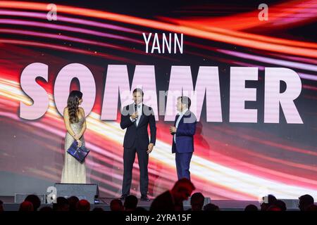 Milano, Italia. 3 dicembre 2024. Yann Sommer partecipa al Gran Gal? Del calcio 2024 Oscar del calcio Awards AIC al Superstudio Maxi crediti: dpa/Alamy Live News Foto Stock