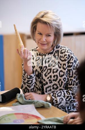 Belgio, Bruxelles: La regina Mathilde visita GoodPlanet Belgio per celebrare il 25° anniversario dell'organizzazione il 6 febbraio 2024. L'associazione si propone di farlo Foto Stock