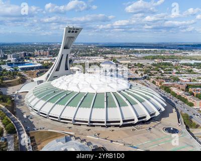 Vista aerea dello Stadio Olimpico di Montreal (The Big o). Montreal, Quebec, Canada. Foto Stock