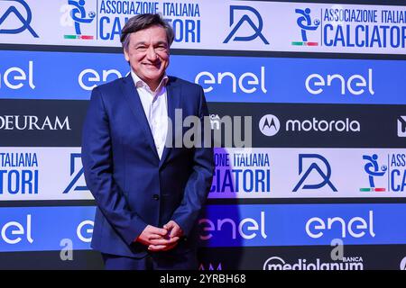 Milano, Italia. 2 dicembre 2024. Fabio Caressaseen sul Red Carpet durante il Gran Gal? Del calcio 2024 Oscar del calcio Awards AIC al Superstudio Maxi crediti: dpa/Alamy Live News Foto Stock